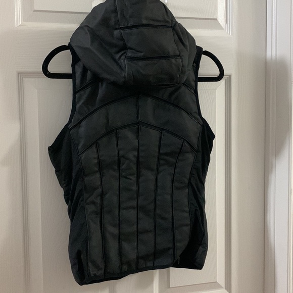 Blanc Noir quilted hooded vest - Picture 2 of 4